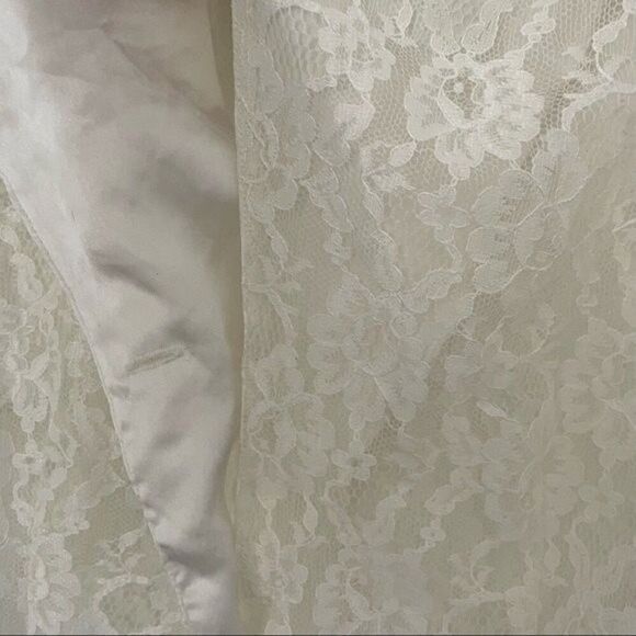 Vintage 1970s Victoria Secret Gold Label Cap Sleeve Ivory Lace Button down - Picture 5 of 13